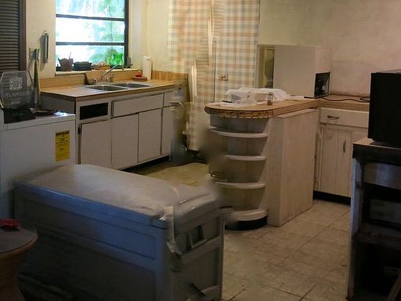 5th image of 1713 Flagler Ave
