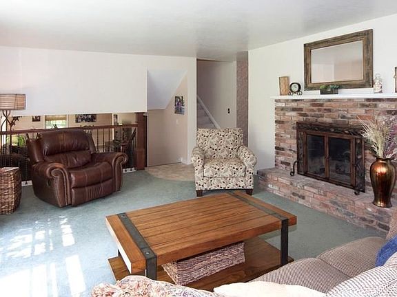 5th image of 8341 Clover Ln