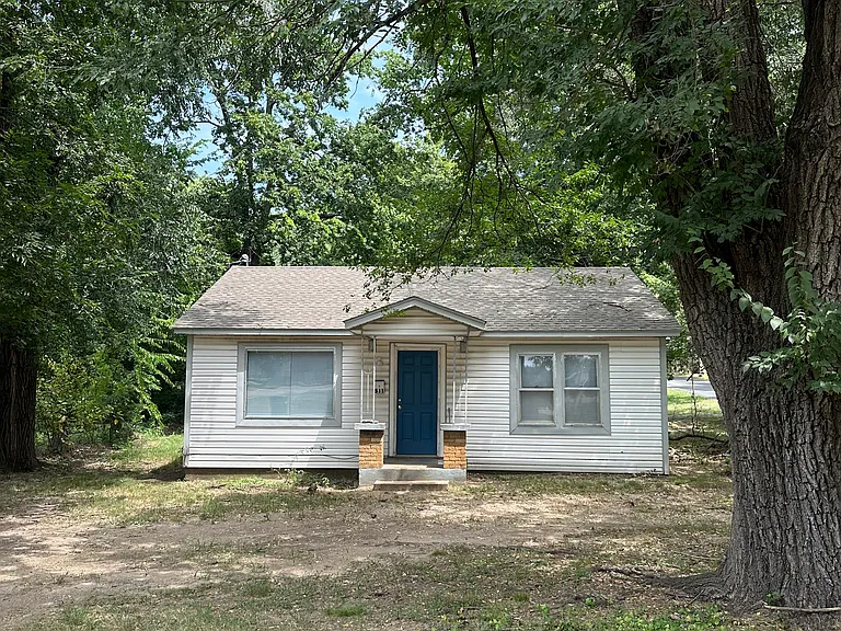 511 E Ward St — Photo 3