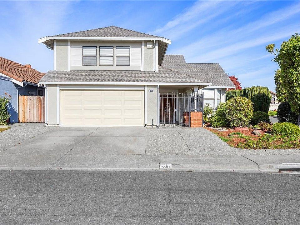 1st image of 590 Dahlia Ct