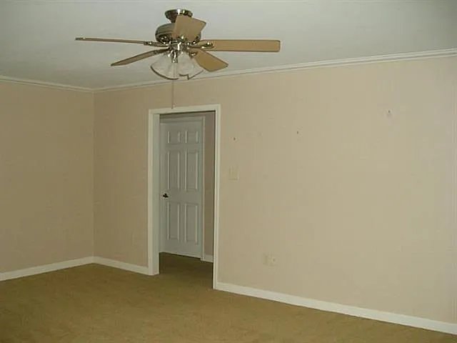 3839 Oxford St — Photo 7