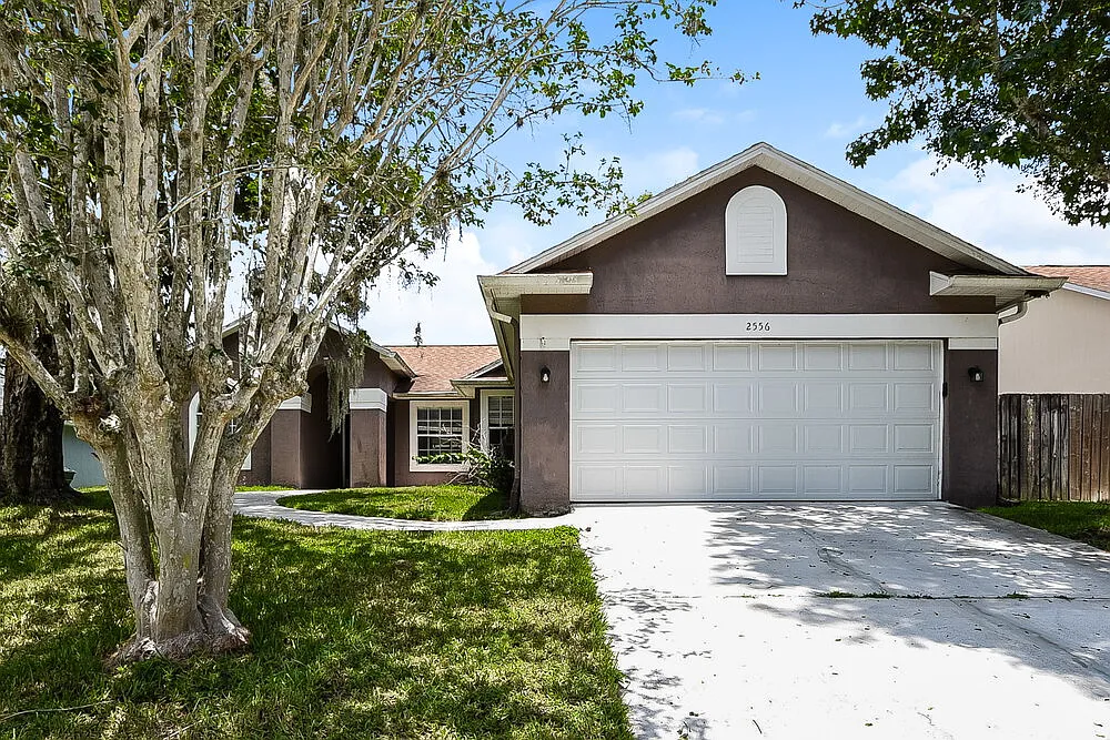 3 bed, 2.0 bath, 1595 sqft, $2,380 — Photo 1