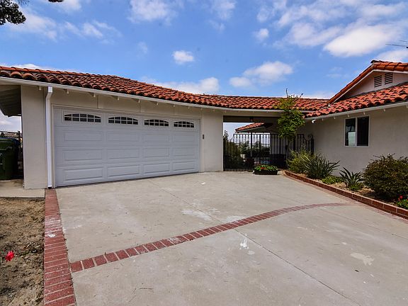 5th image of 4759 Del Moreno Pl