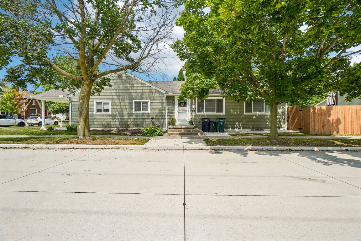 Prairie Ave-S2208-001.jpg