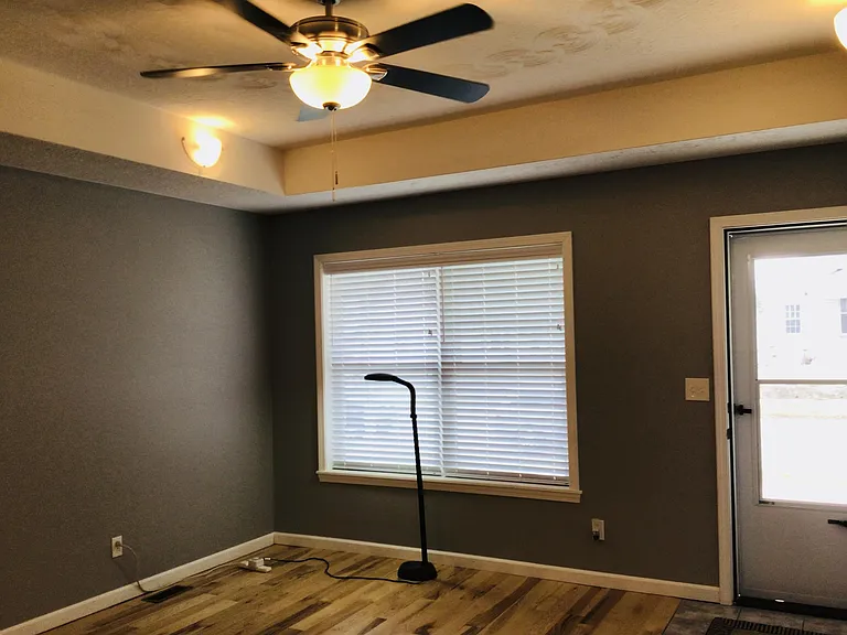 719 S Main St — Photo 2