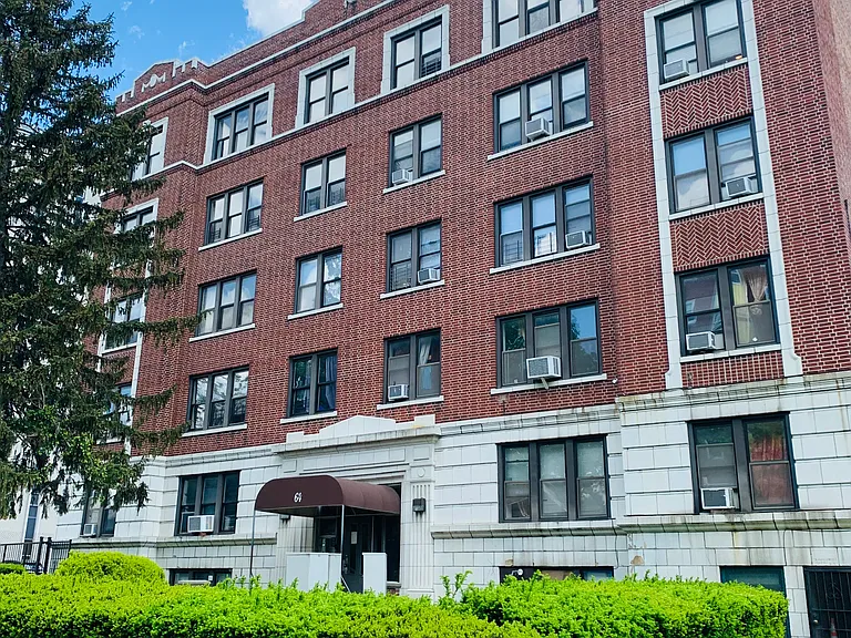 Union Square Apartments — Photo 8
