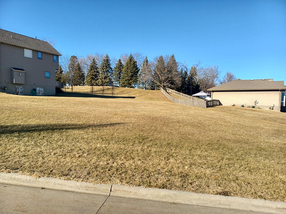1st image of 233 E View Dr