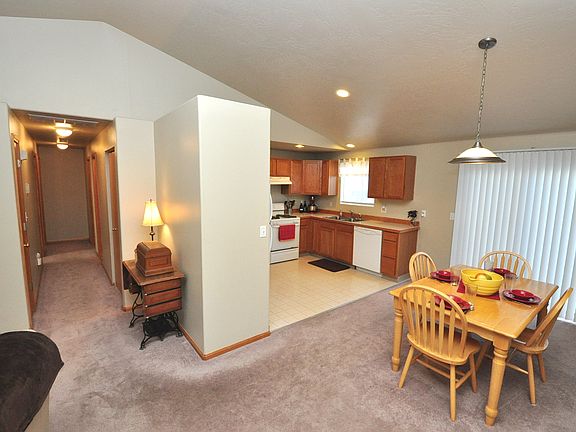 Kitchen/Dining