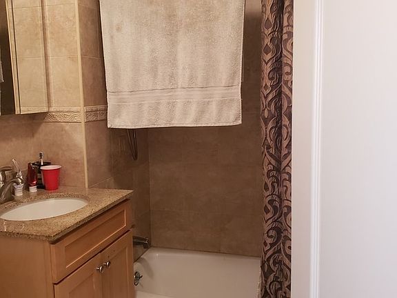 5th image of 3176 37th St APT 5C