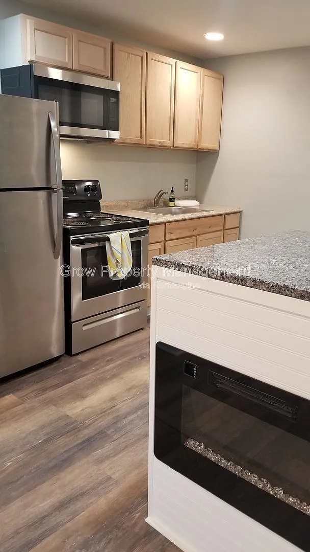 Building Photo - 2516 Cecil B Moore Ave #1