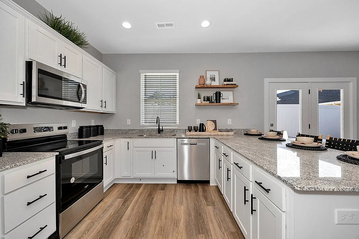 VLux Madison — Photo 3