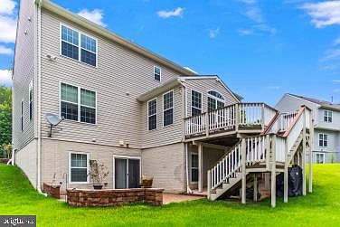 3rd image of 8418 Poplar Hill Dr