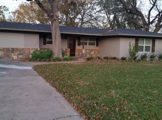 1905 Wayside Dr, Bryan, TX 77802