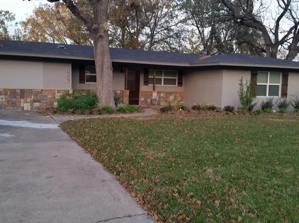 1905 Wayside Dr, Bryan, TX 77802