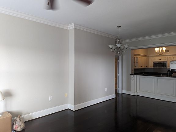 5th image of 100 4th Ave S APT 320
