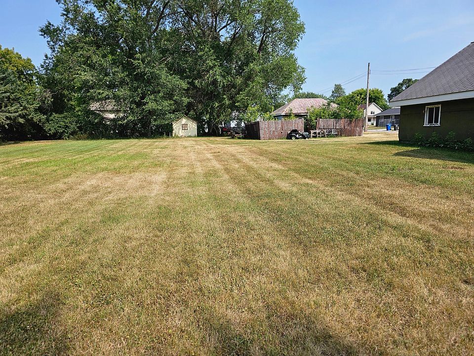 1st image of 205 5th Ave NW