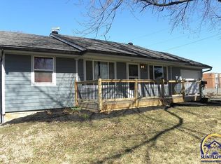 128 SE 40th St, Topeka, KS 66609