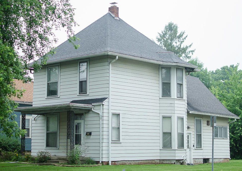 1st image of 1102 W University Ave