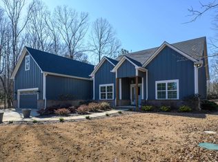 200 Lakeview Crest Dr, Pell City, AL 35128