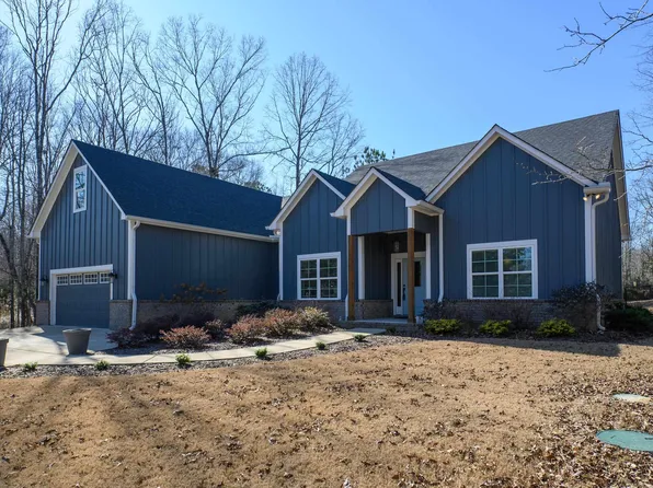 200 Lakeview Crest Dr, Pell City, AL 35128