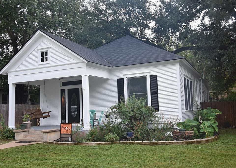 1st image of 804 Short St