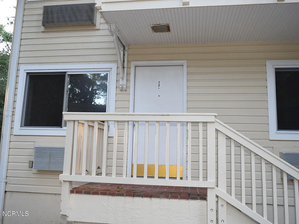 15 McLean Rd #1