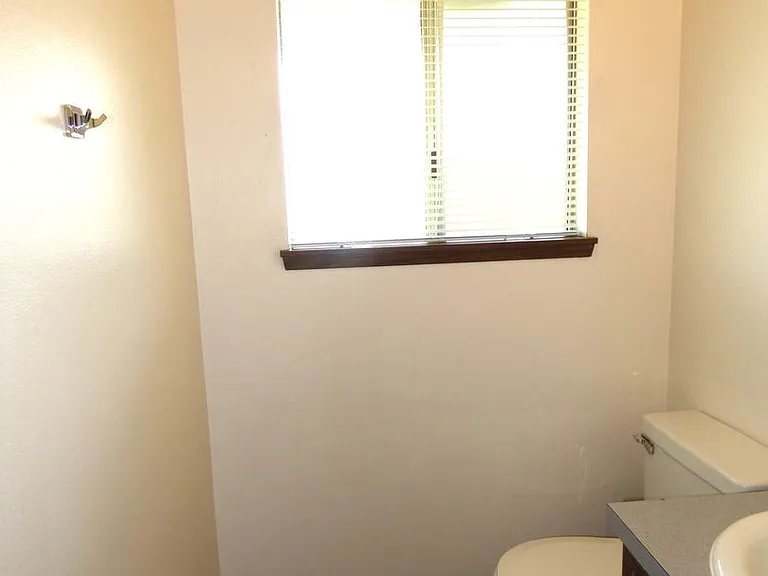 4824 Falcon Ct NE — Photo 18