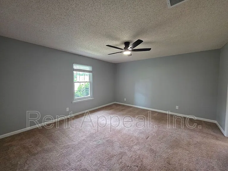 102 Park Place Dr — Photo 6
