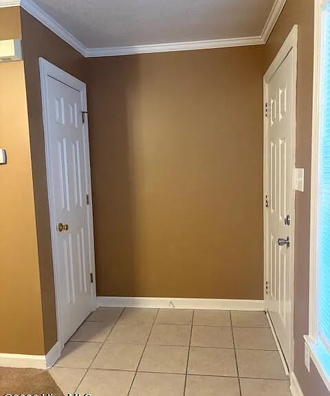 907 Springwood Dr — Photo 2