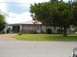 112 Cedar St, Hohenwald, TN 38462