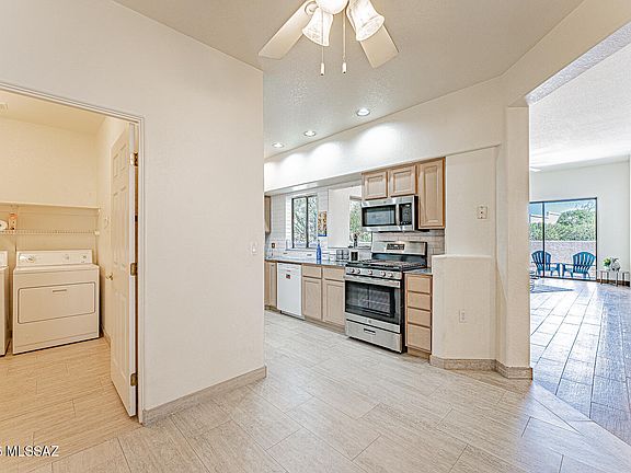 5th image of 710 W Camino Del Bondadoso