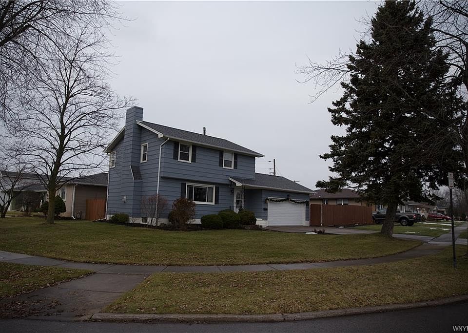 1st image of 24 Claude Dr