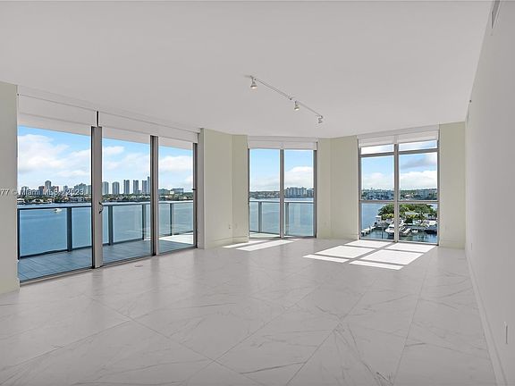 2nd image of 17301 Biscayne Blvd APT 609