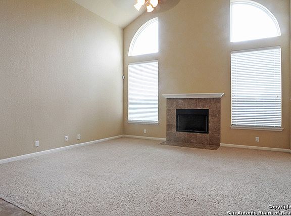 5th image of 225 Royal Troon Dr