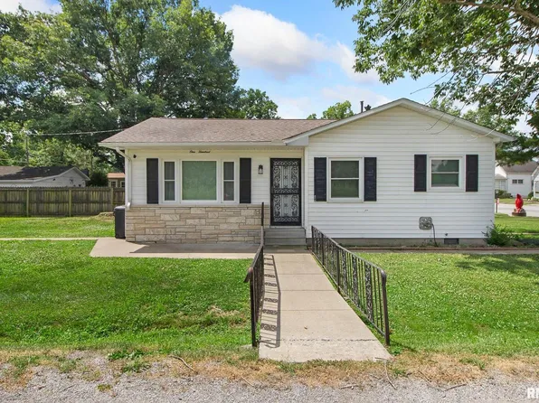 100 S 20th St, Herrin, IL 62948
