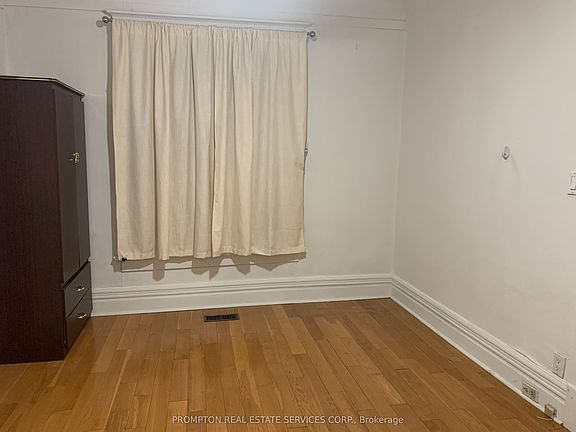 4th image of 700 Dufferin St