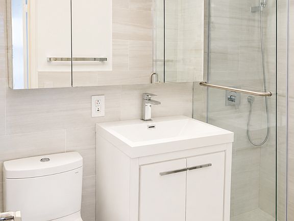 4th image of 155 W 68th St APT 1120