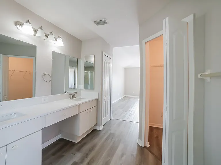 9613 Laurel Ledge Dr — Photo 11
