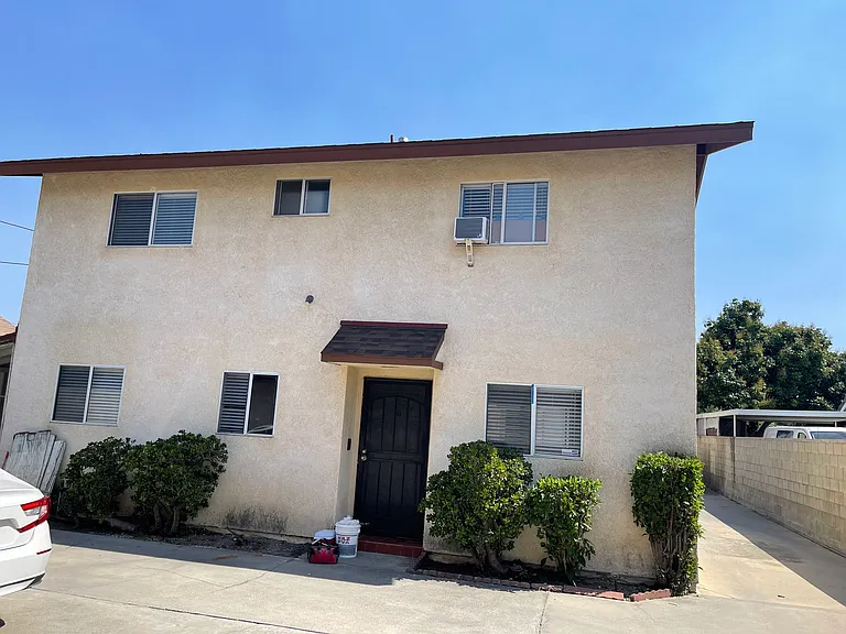 132 W Glendon Way #B — Photo 1