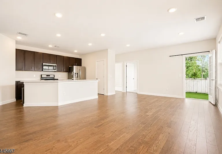 723 Lorhan Dr — Photo 13