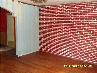 5th image of 209 E Fite St
