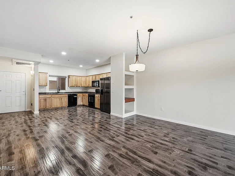 920 E Devonshire Ave #2027 — Photo 5