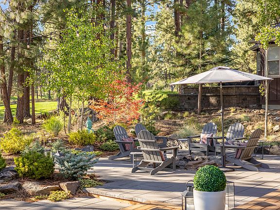 3rd image of 60755 Currant Way