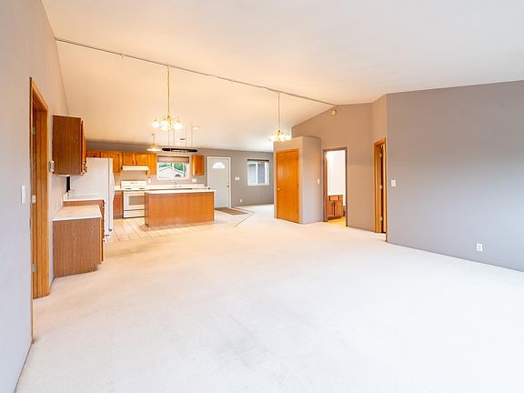 5th image of 1730 W 18th St APT 203