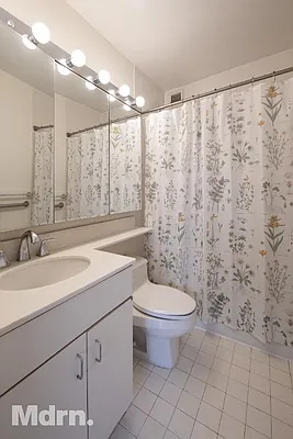 Rented by Mdrn Residential | media 19