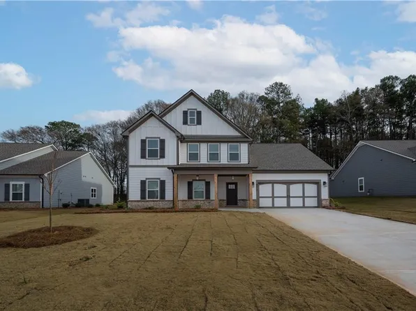 572 Calgary Downs Dr, Winder, GA 30680