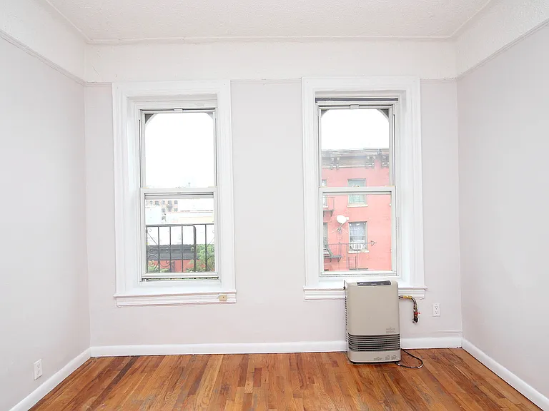 270 Grand St #14 — Photo 9