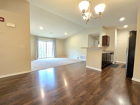 3rd image of 5640 Irish Way #212