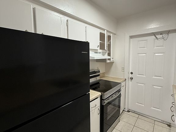 2nd image of 2509 NW 9th Ave #10825360