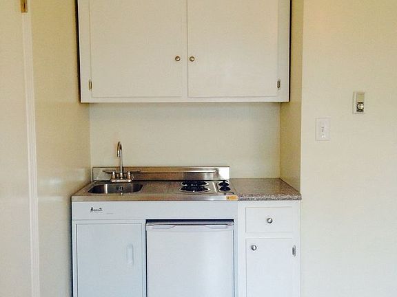 5th image of 740 W 214th St APT 04A